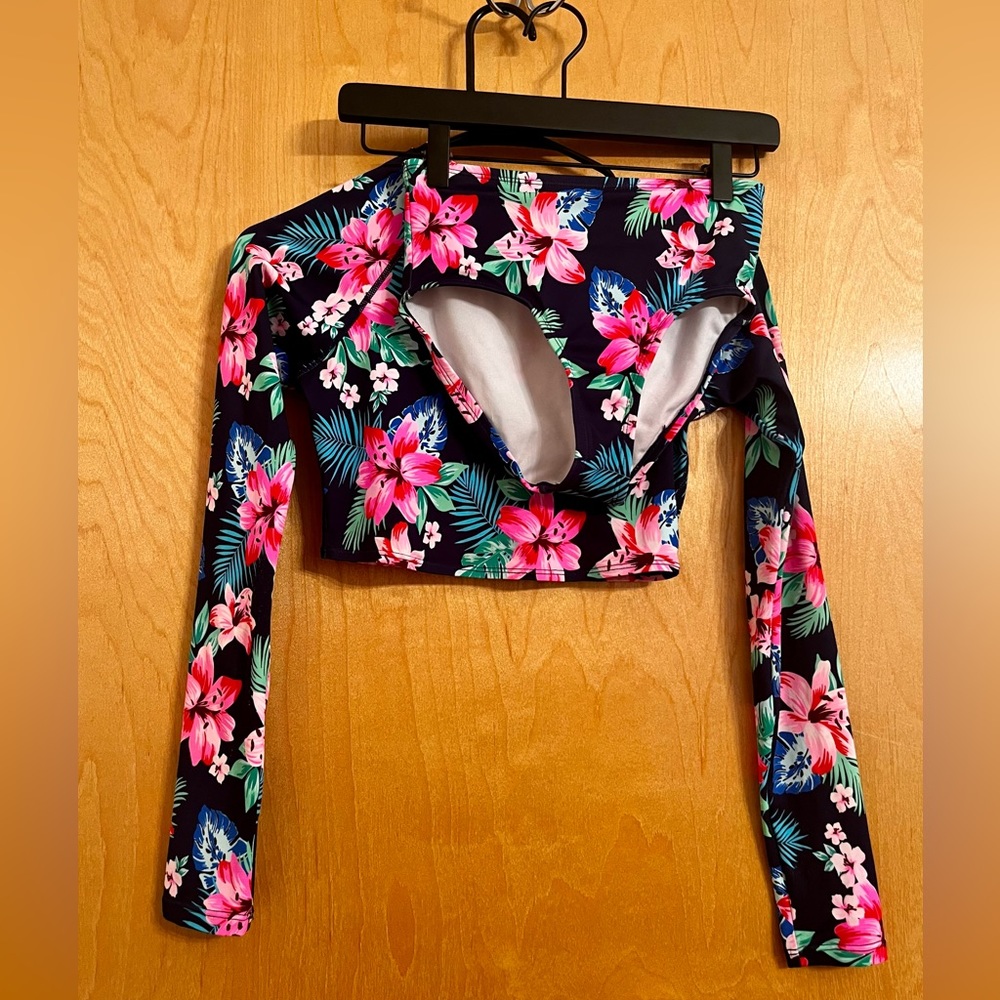 Long Sleeve Rash Guard- Girls Size 14/16!!!